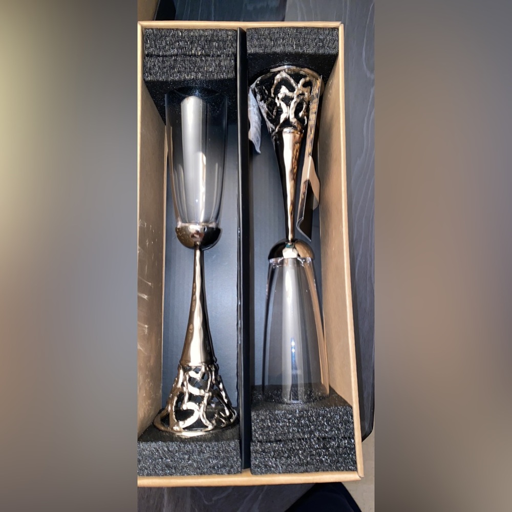 Michael Aram heart toasting flutes (new in box) set of 2